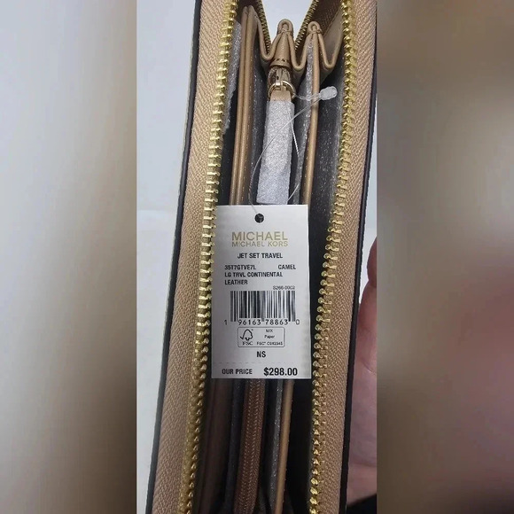 Michael Kors Jet Set Large Travel Continental Leather Wallet Wristlet Camel NWT - Picture 12 of 14